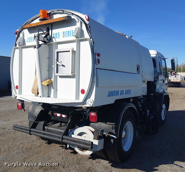 image for item JW9426 2001 GMC T7500 street sweeper truck