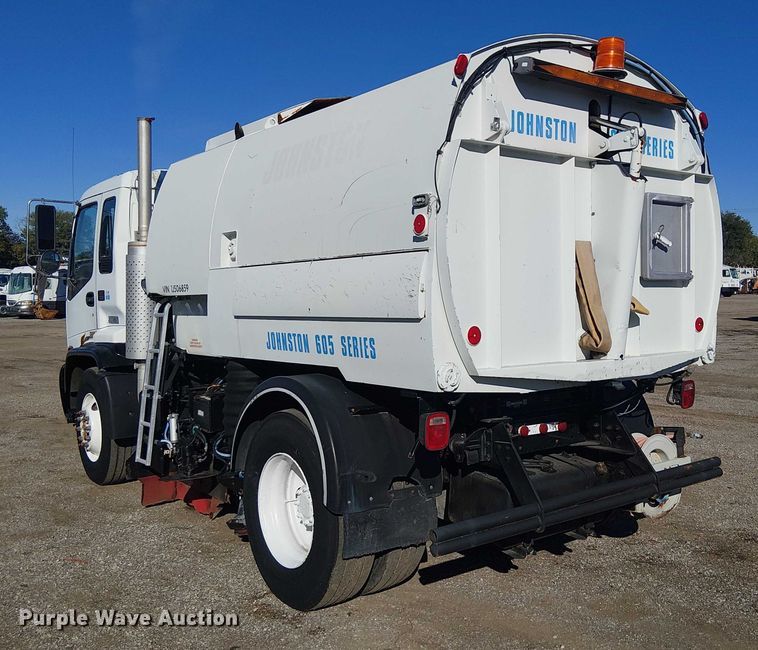 image for item JW9426 2001 GMC T7500 street sweeper truck