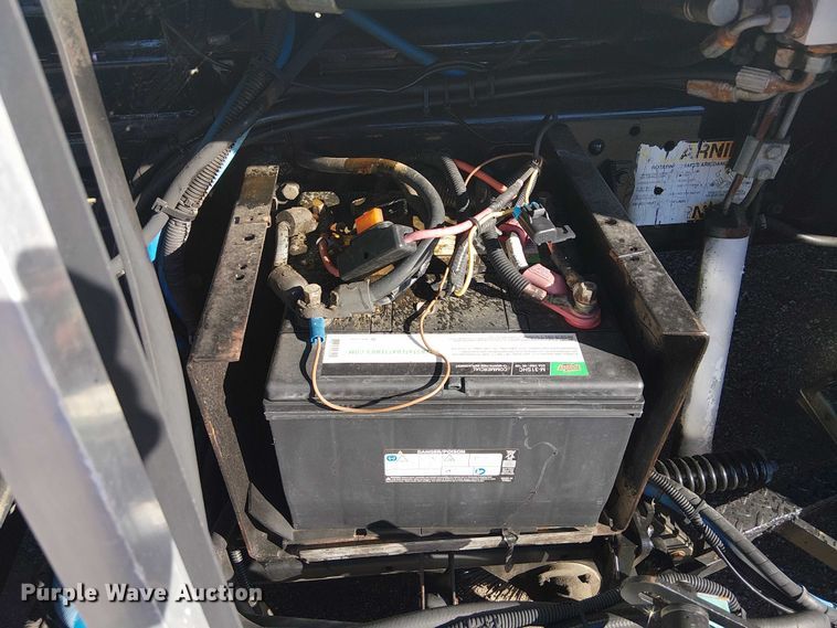 image for item JW9426 2001 GMC T7500 street sweeper truck