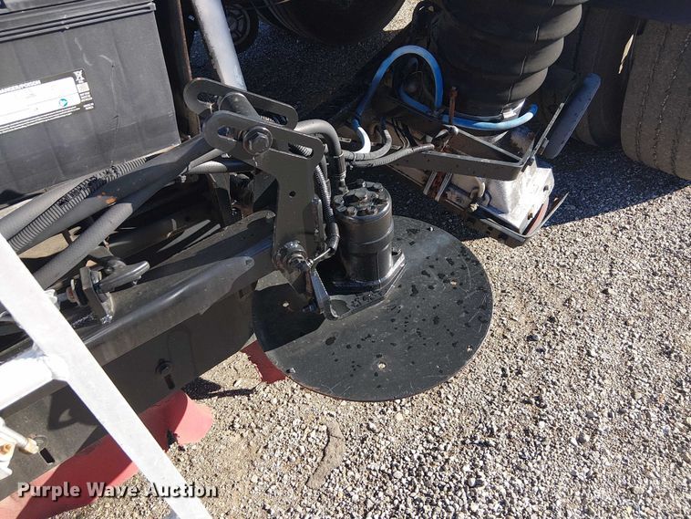 image for item JW9426 2001 GMC T7500 street sweeper truck