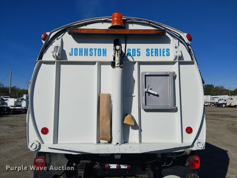 image for item JW9426 2001 GMC T7500 street sweeper truck