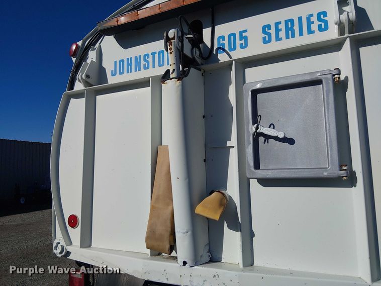 image for item JW9426 2001 GMC T7500 street sweeper truck