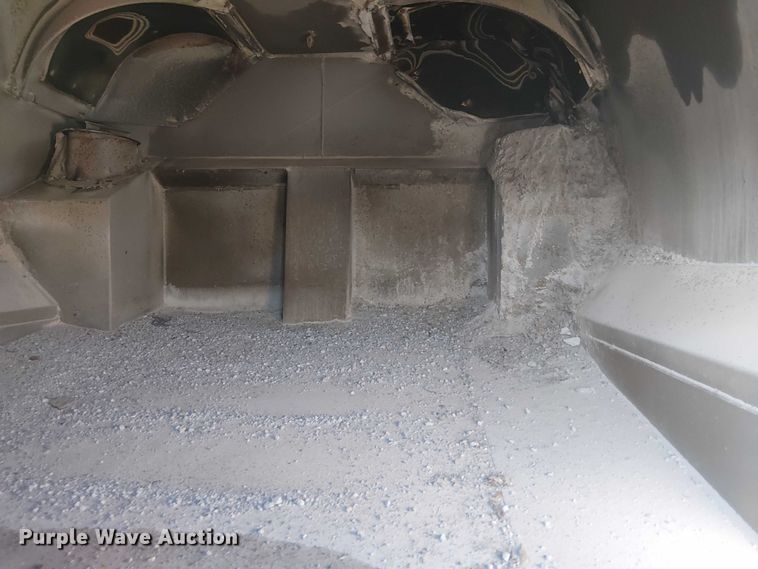 image for item JW9426 2001 GMC T7500 street sweeper truck