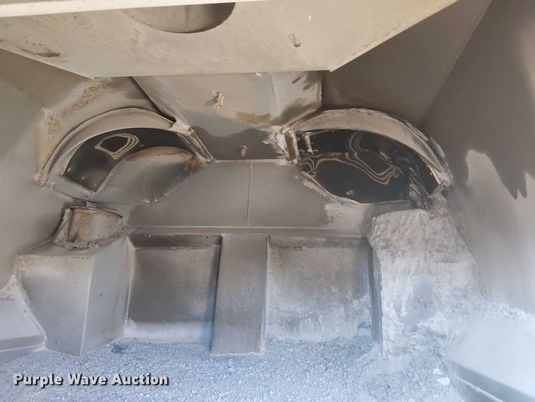 image for item JW9426 2001 GMC T7500 street sweeper truck