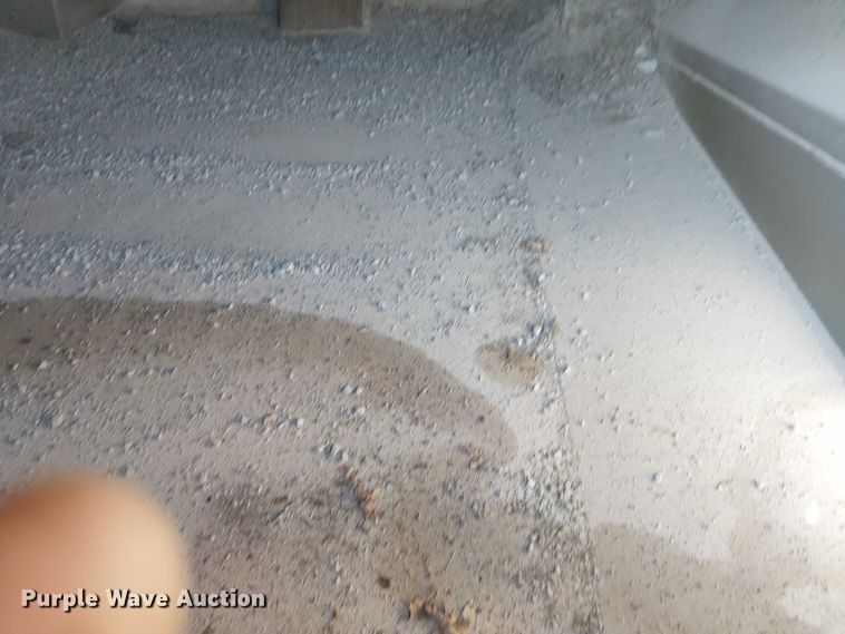 image for item JW9426 2001 GMC T7500 street sweeper truck