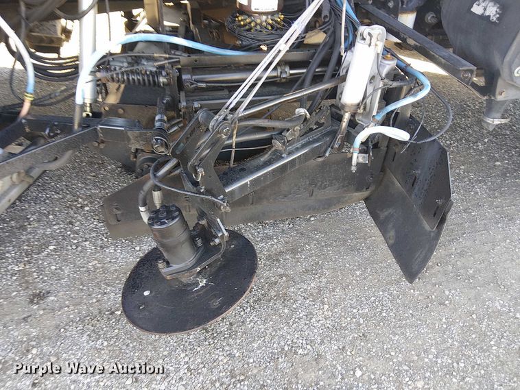 image for item JW9426 2001 GMC T7500 street sweeper truck