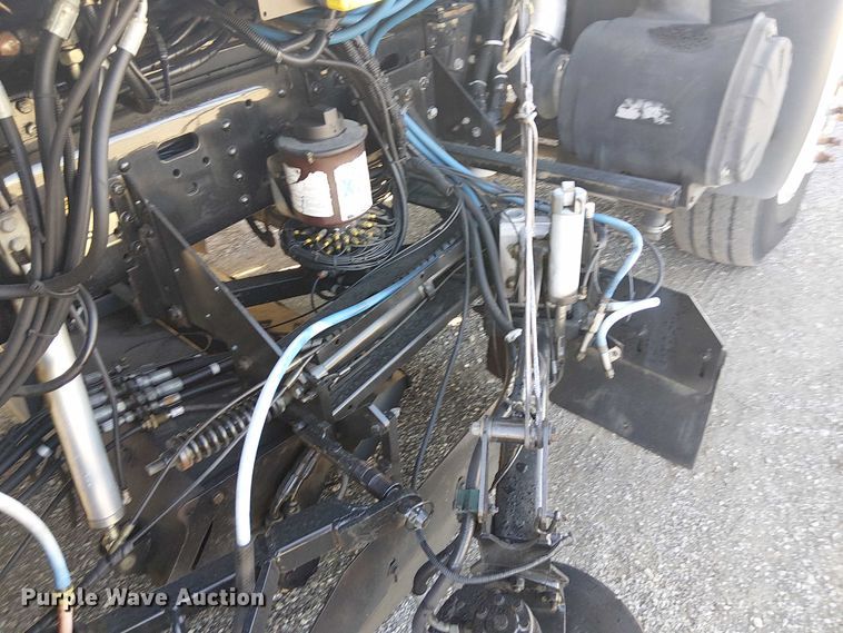 image for item JW9426 2001 GMC T7500 street sweeper truck