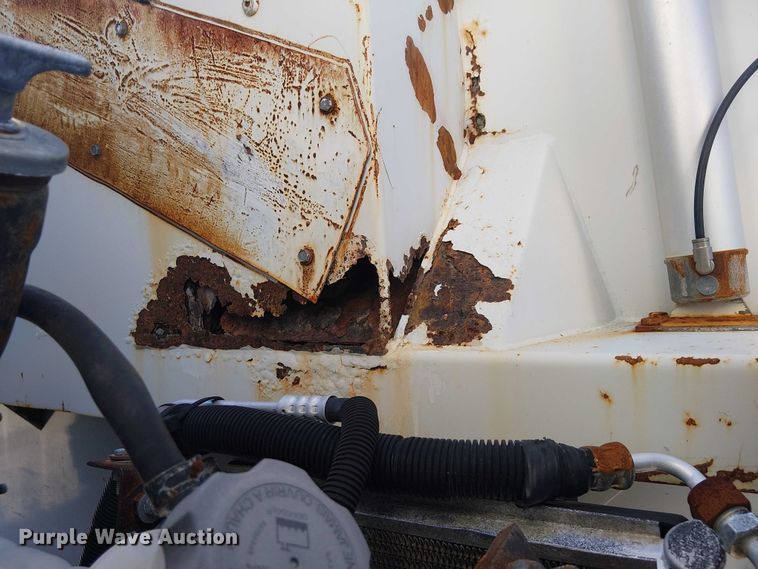 image for item JW9426 2001 GMC T7500 street sweeper truck