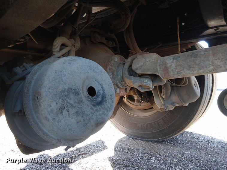 image for item JW9426 2001 GMC T7500 street sweeper truck