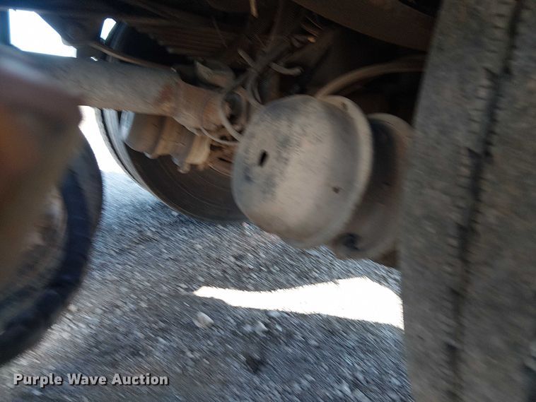 image for item JW9426 2001 GMC T7500 street sweeper truck