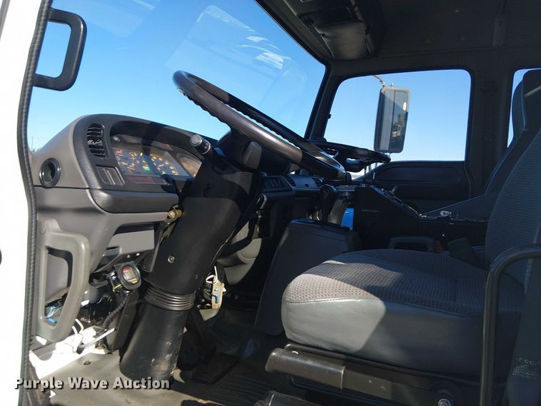 image for item JW9426 2001 GMC T7500 street sweeper truck