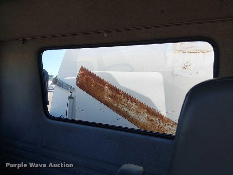 image for item JW9426 2001 GMC T7500 street sweeper truck