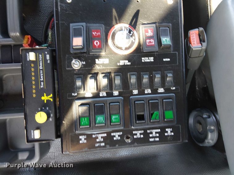 image for item JW9426 2001 GMC T7500 street sweeper truck