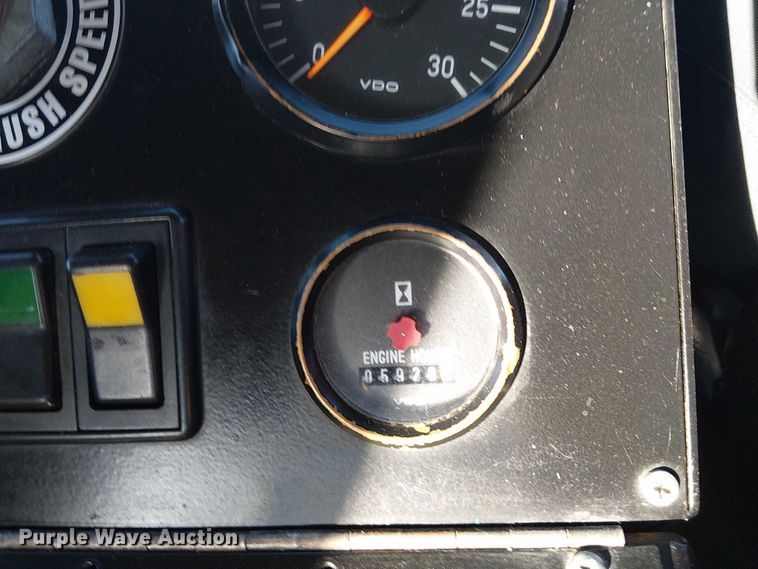 image for item JW9426 2001 GMC T7500 street sweeper truck