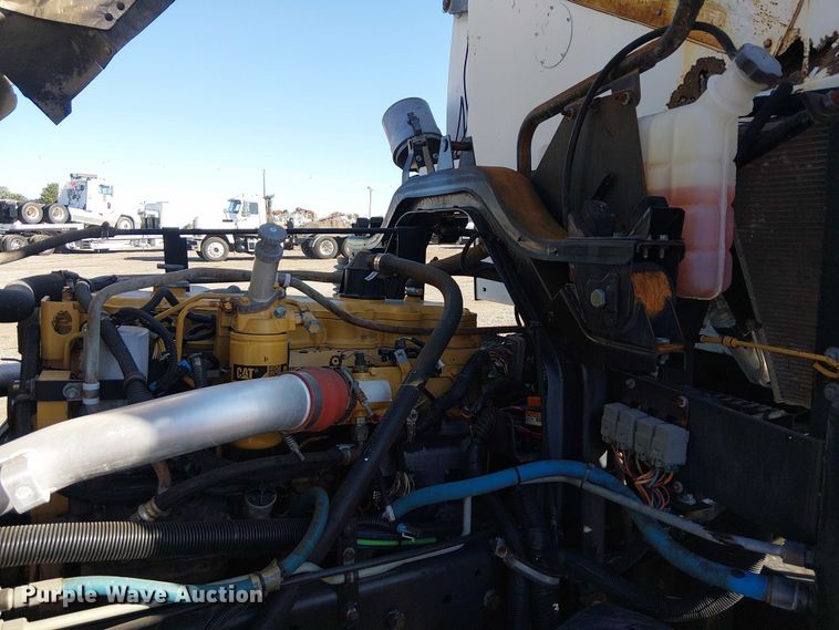 image for item JW9426 2001 GMC T7500 street sweeper truck