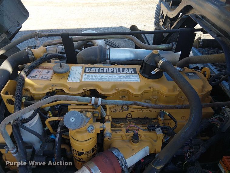 image for item JW9426 2001 GMC T7500 street sweeper truck