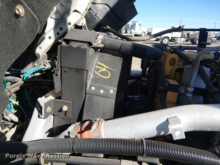 image for item JW9426 2001 GMC T7500 street sweeper truck