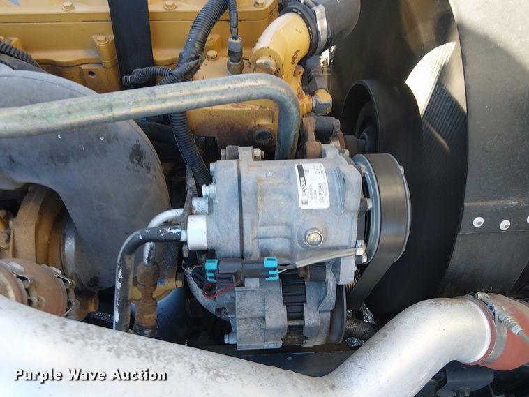 image for item JW9426 2001 GMC T7500 street sweeper truck