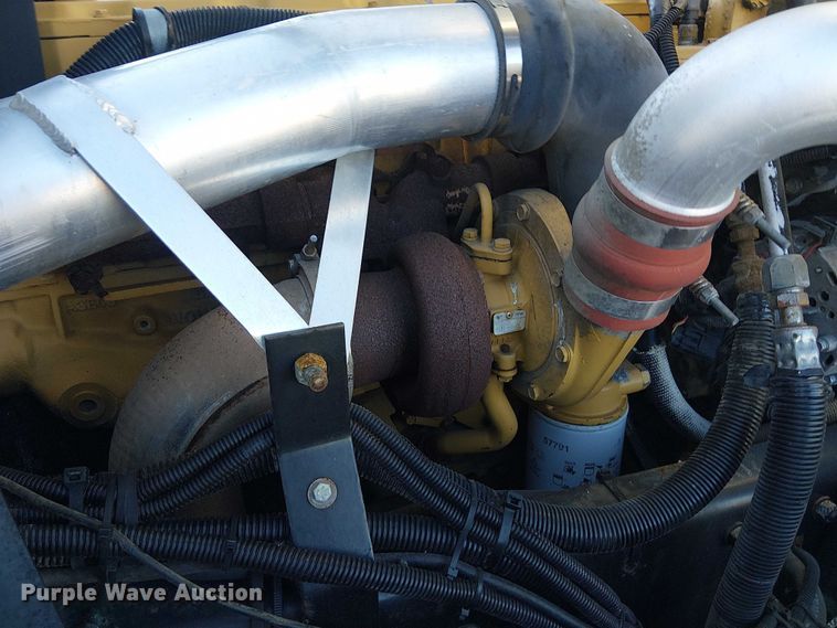 image for item JW9426 2001 GMC T7500 street sweeper truck