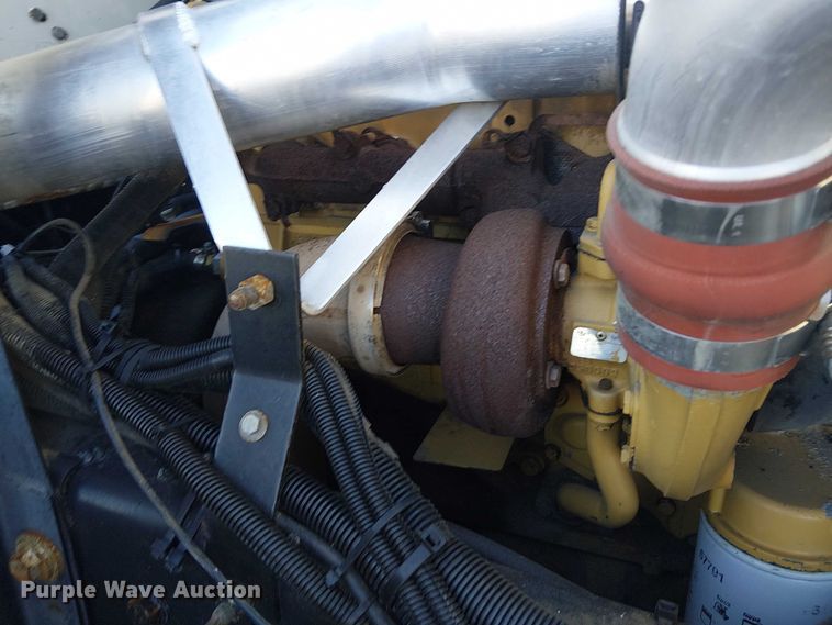 image for item JW9426 2001 GMC T7500 street sweeper truck