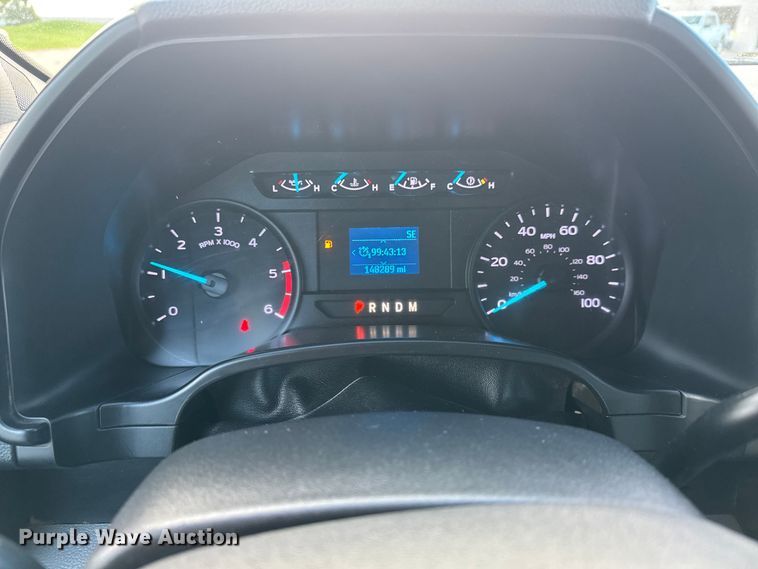 image for item NA9811 2020 Ford F350 Super Duty  Crew Cab flatbed pickup truck