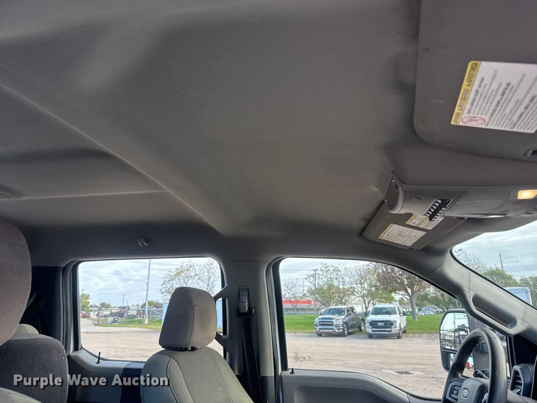 image for item NA9811 2020 Ford F350 Super Duty  Crew Cab flatbed pickup truck