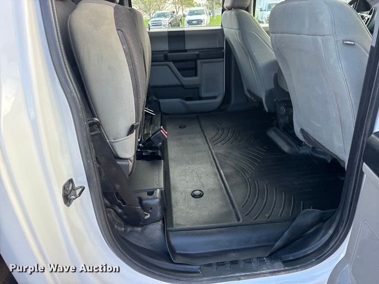 image for item NA9811 2020 Ford F350 Super Duty  Crew Cab flatbed pickup truck