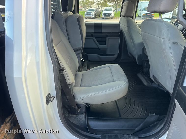 image for item NA9811 2020 Ford F350 Super Duty  Crew Cab flatbed pickup truck