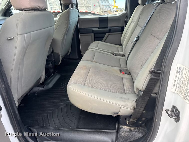 image for item NA9811 2020 Ford F350 Super Duty  Crew Cab flatbed pickup truck