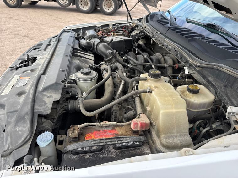 image for item NA9811 2020 Ford F350 Super Duty  Crew Cab flatbed pickup truck