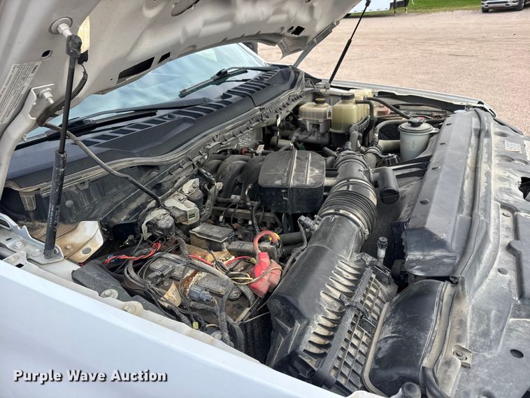 image for item NA9811 2020 Ford F350 Super Duty  Crew Cab flatbed pickup truck