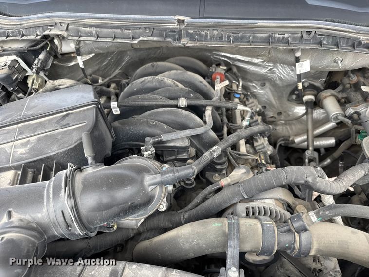 image for item NA9811 2020 Ford F350 Super Duty  Crew Cab flatbed pickup truck