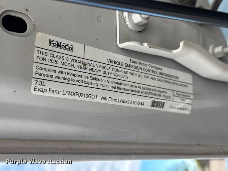 image for item NA9811 2020 Ford F350 Super Duty  Crew Cab flatbed pickup truck