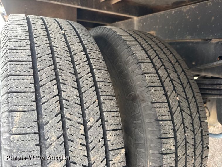 image for item NA9811 2020 Ford F350 Super Duty  Crew Cab flatbed pickup truck