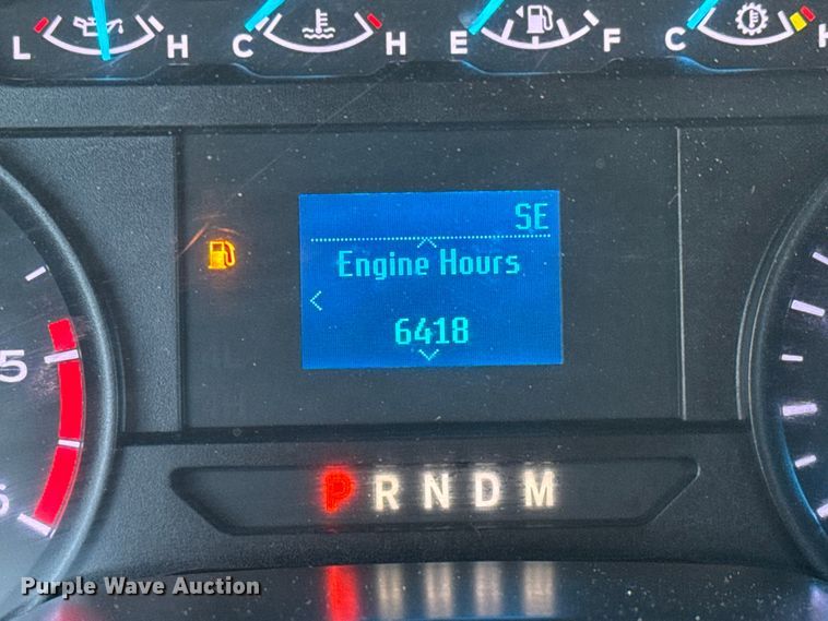 image for item NA9811 2020 Ford F350 Super Duty  Crew Cab flatbed pickup truck