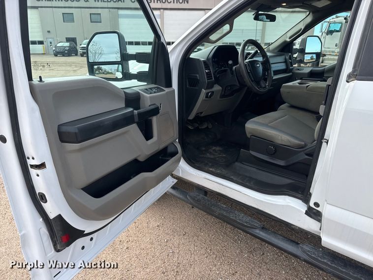 image for item NA9814 2021 Ford F250 Super Duty SuperCab pickup truck