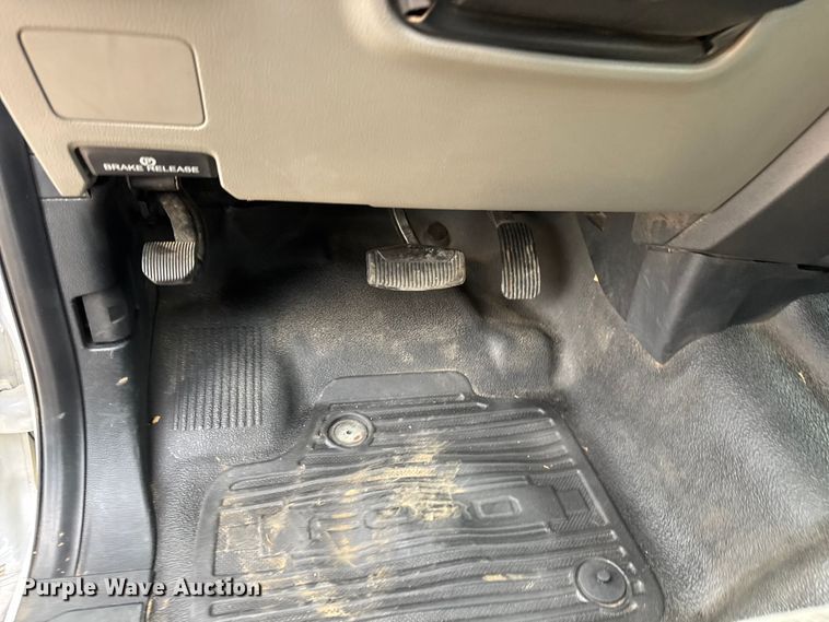 image for item NA9814 2021 Ford F250 Super Duty SuperCab pickup truck