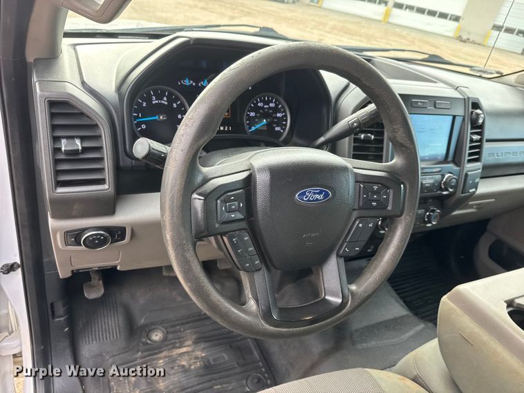 image for item NA9814 2021 Ford F250 Super Duty SuperCab pickup truck