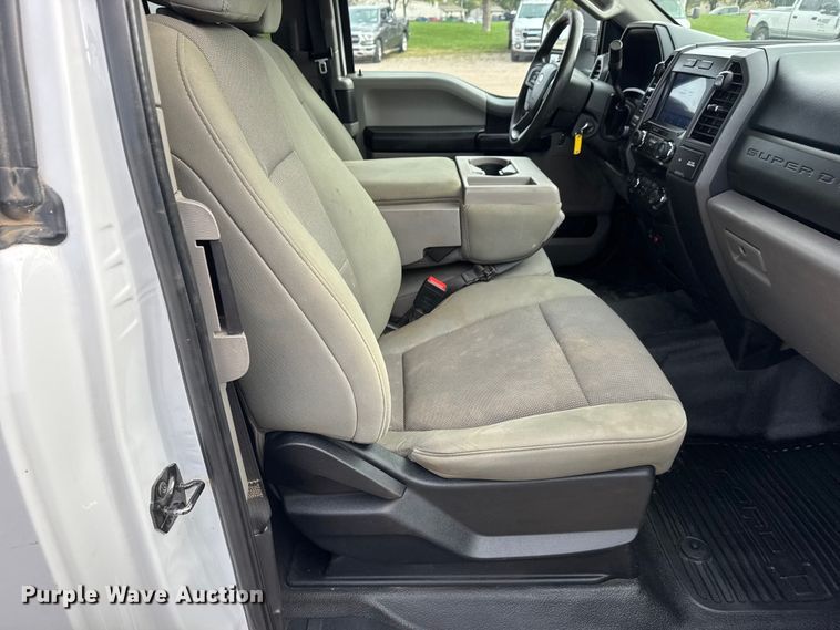 image for item NA9814 2021 Ford F250 Super Duty SuperCab pickup truck