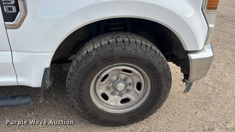 image for item NA9814 2021 Ford F250 Super Duty SuperCab pickup truck