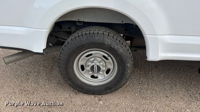 image for item NA9814 2021 Ford F250 Super Duty SuperCab pickup truck