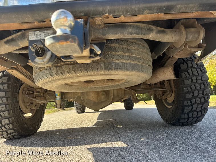 image for item NA9829 2003 GMC Sierra 2500 Crew Cab pickup truck