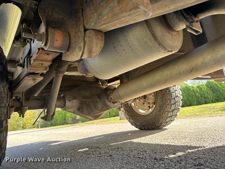 image for item NA9829 2003 GMC Sierra 2500 Crew Cab pickup truck