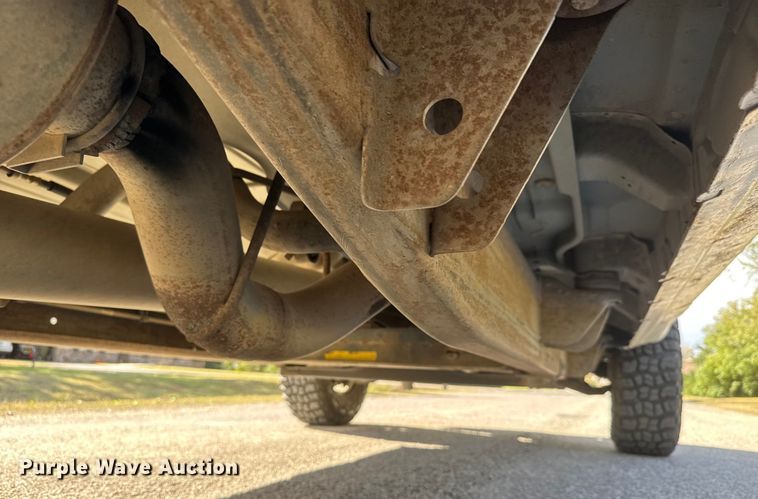 image for item NA9829 2003 GMC Sierra 2500 Crew Cab pickup truck