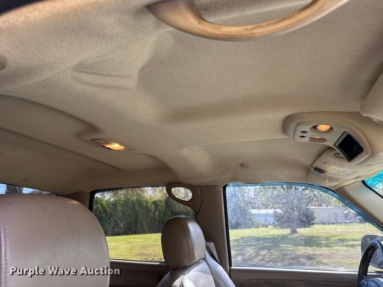 image for item NA9829 2003 GMC Sierra 2500 Crew Cab pickup truck