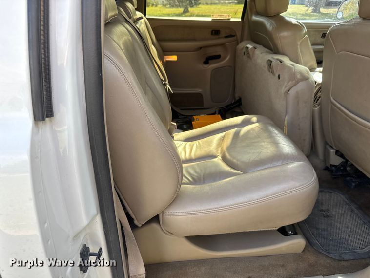 image for item NA9829 2003 GMC Sierra 2500 Crew Cab pickup truck