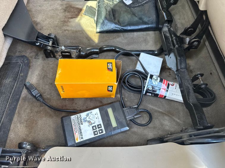 image for item NA9829 2003 GMC Sierra 2500 Crew Cab pickup truck