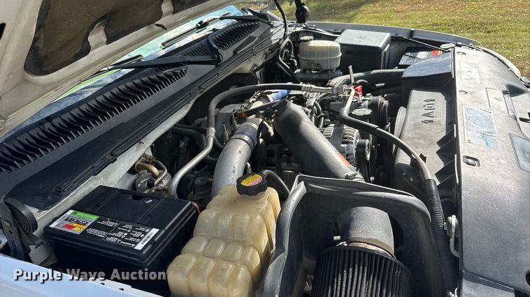 image for item NA9829 2003 GMC Sierra 2500 Crew Cab pickup truck