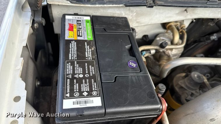 image for item NA9829 2003 GMC Sierra 2500 Crew Cab pickup truck