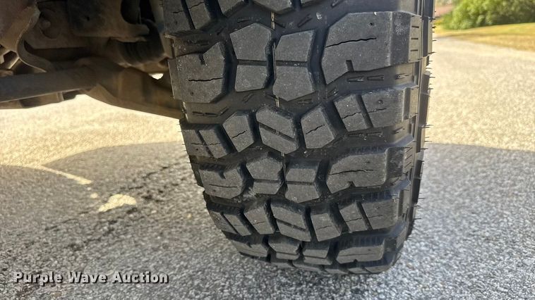 image for item NA9829 2003 GMC Sierra 2500 Crew Cab pickup truck